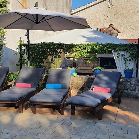 Villa Kazun With Private Pool And Two Gardens Marčana Exterior foto